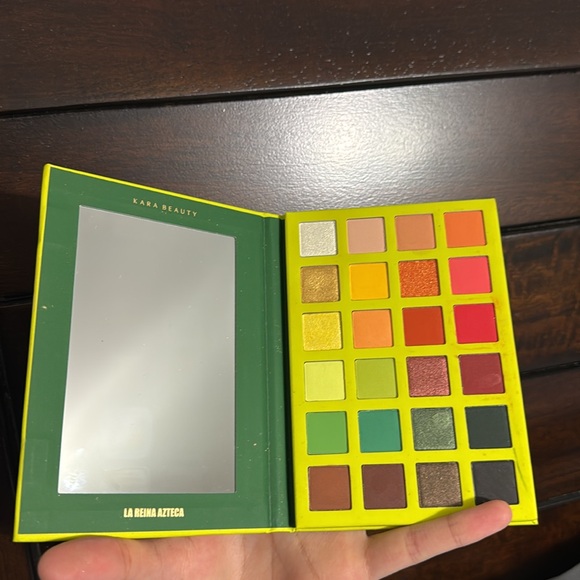 La Reina Azteca Eye Shadow Palette Kara Beauty multicolor eyeshadow palette - Picture 5 of 14
